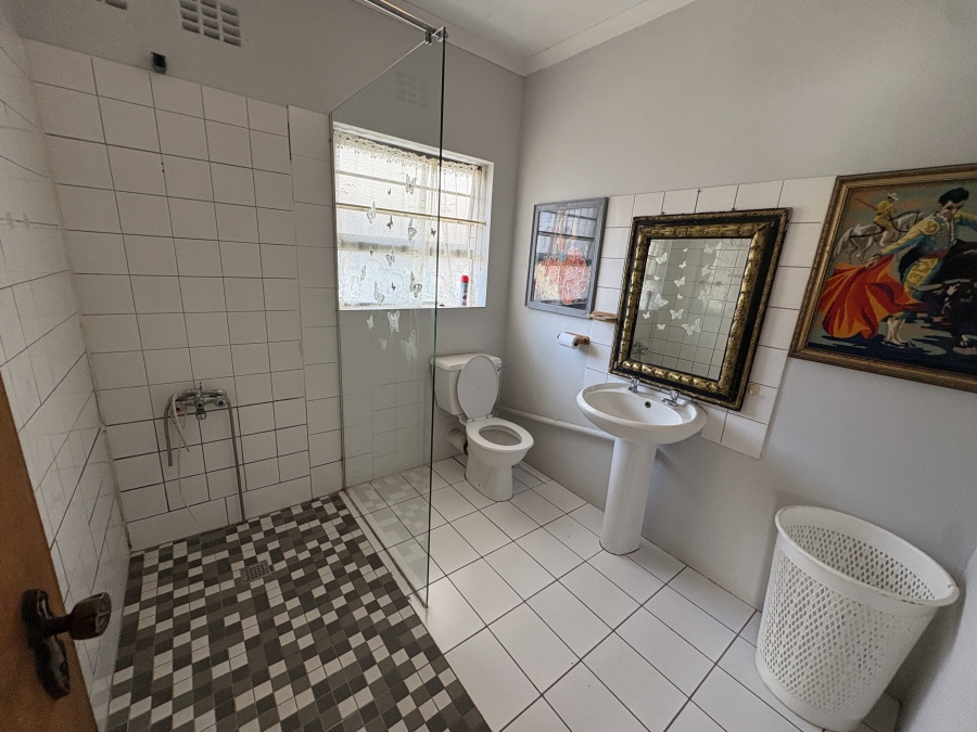4 Bedroom Property for Sale in Nahoon Beach Eastern Cape
